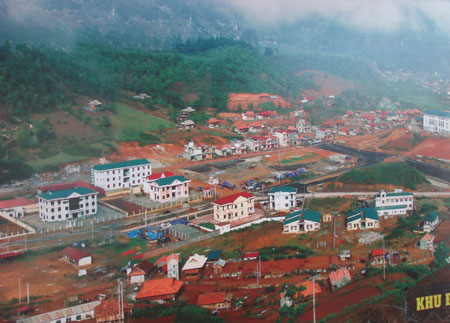 ประสิทธิภาพในการปฏิบัติมติของคณะกรรมการกลางพรรคครั้งที่4 ในจังหวัด Sơn La